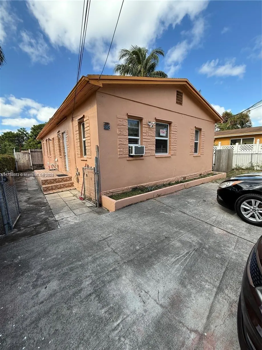 South Florida Real Estate | View 11452 Peachtree Dr, 3 | 1 Bed, 1 Bath