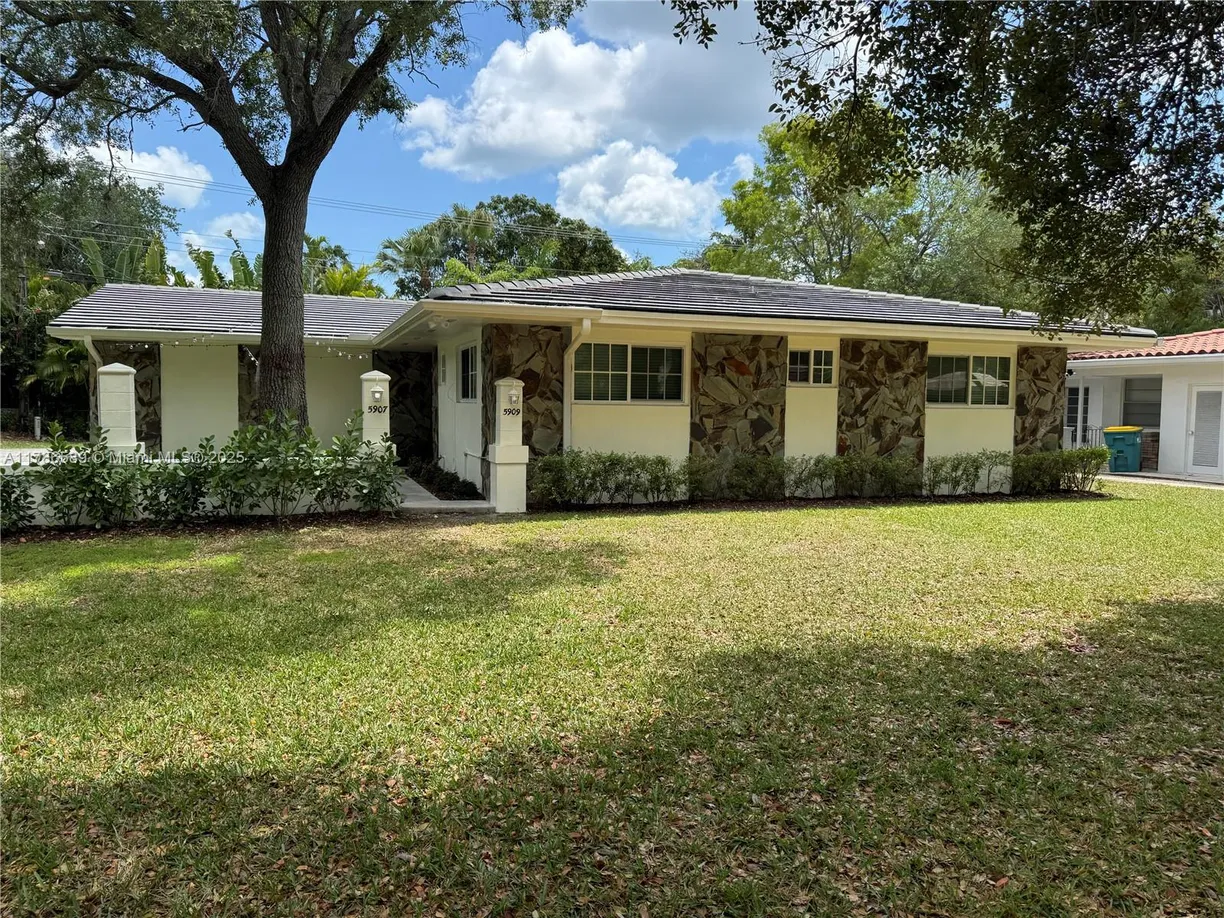 South Florida Real Estate | View 5907 Turin St, 5907 | 2 Beds, 2 Baths