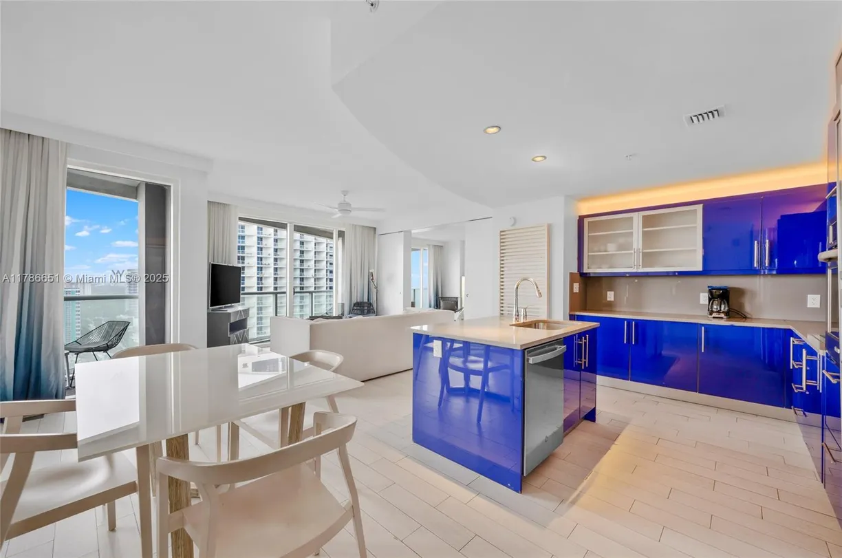 South Florida Real Estate | View 3101 Bayshore Dr, 1808 | 2 Beds, 2 Baths