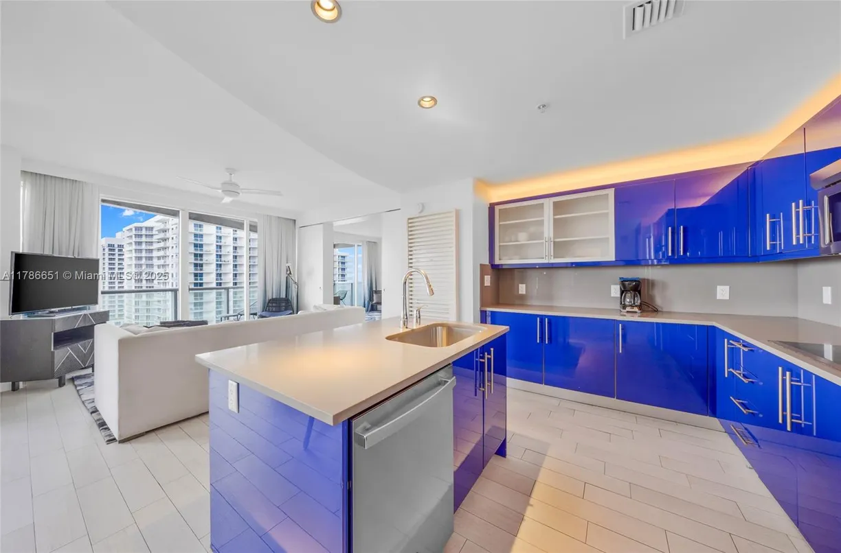 South Florida Real Estate | View 3101 Bayshore Dr, 1808 | Listing