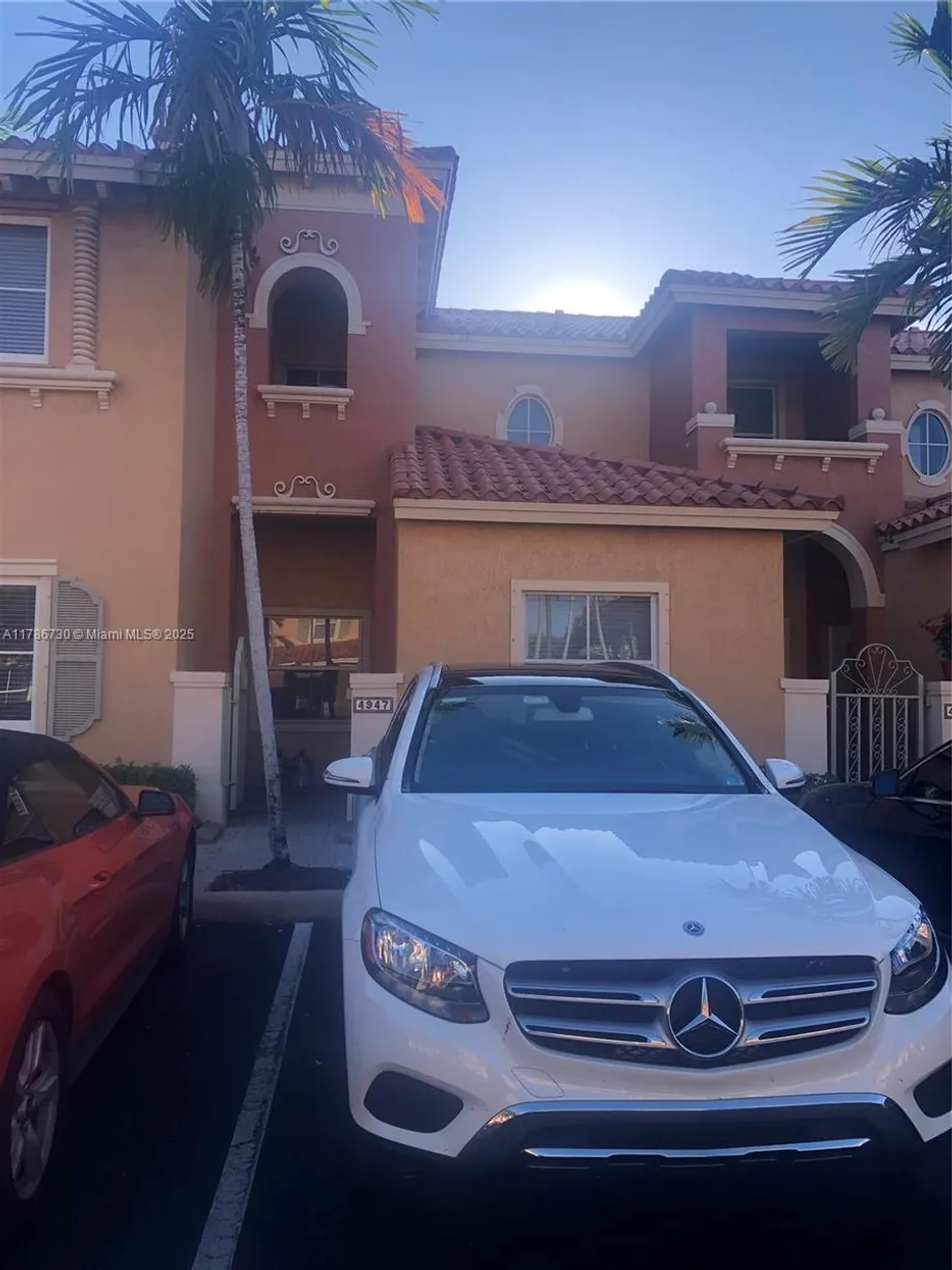 South Florida Real Estate | View 4947 Leeward Ln, 3202 | 3 Beds, 3 Baths