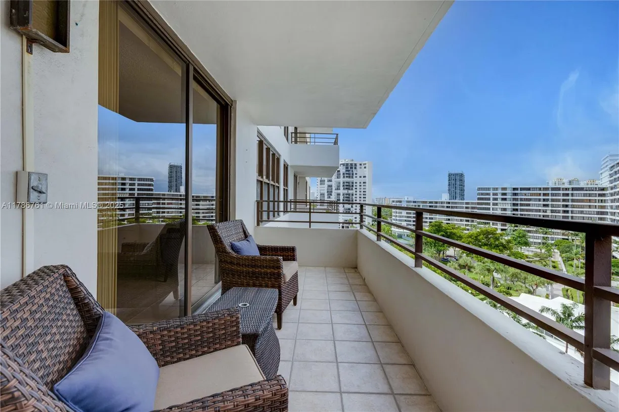 South Florida Real Estate | View 2500 PARKVIEW DRIVE, 1019 | Listing