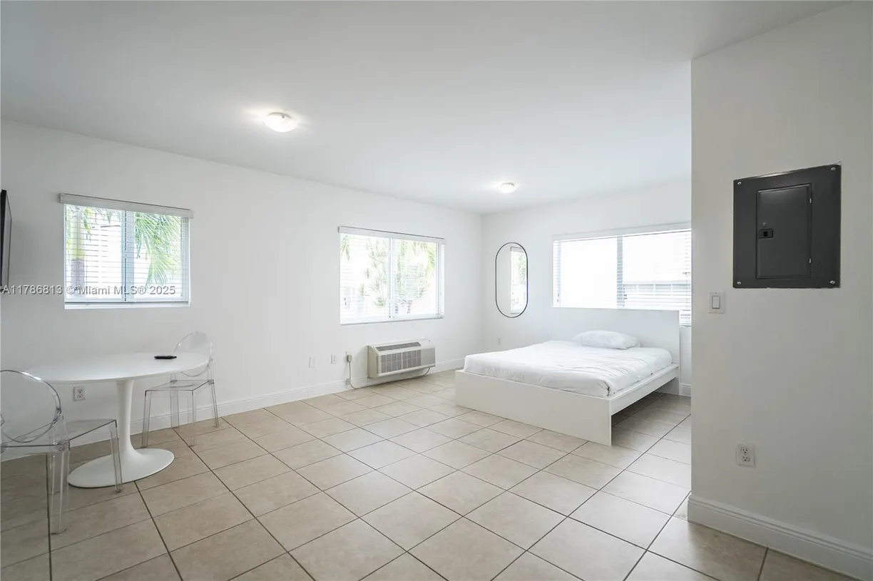 South Florida Real Estate | View 6971 Carlyle Ave, 104 | Listing