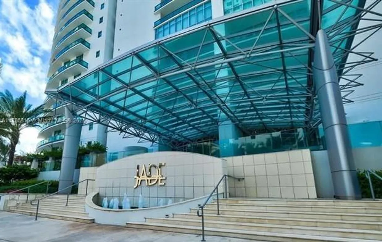 South Florida Real Estate | View 1331 Brickell Bay Dr, 2108 | 2 Beds, 2 Baths