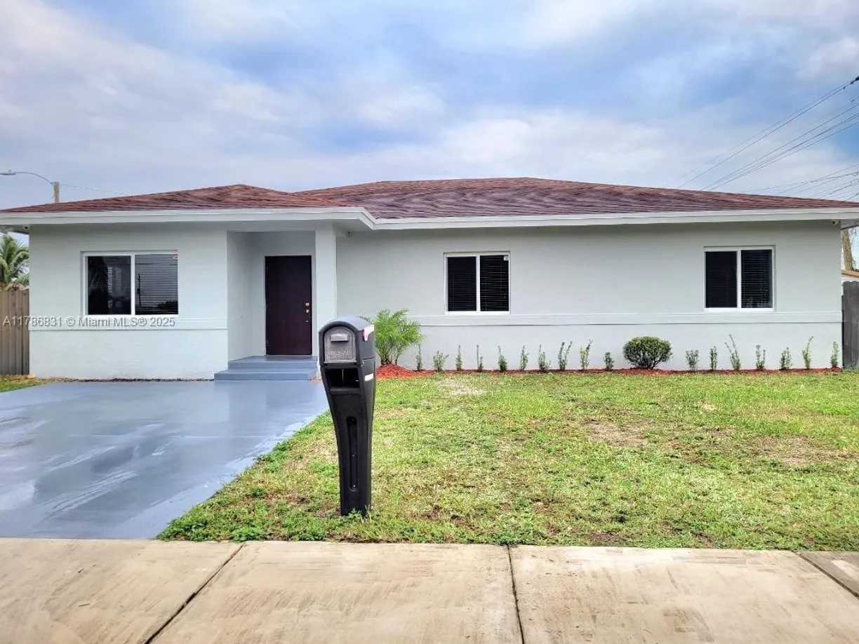 South Florida Real Estate | View  | 4 Beds, 2 Baths