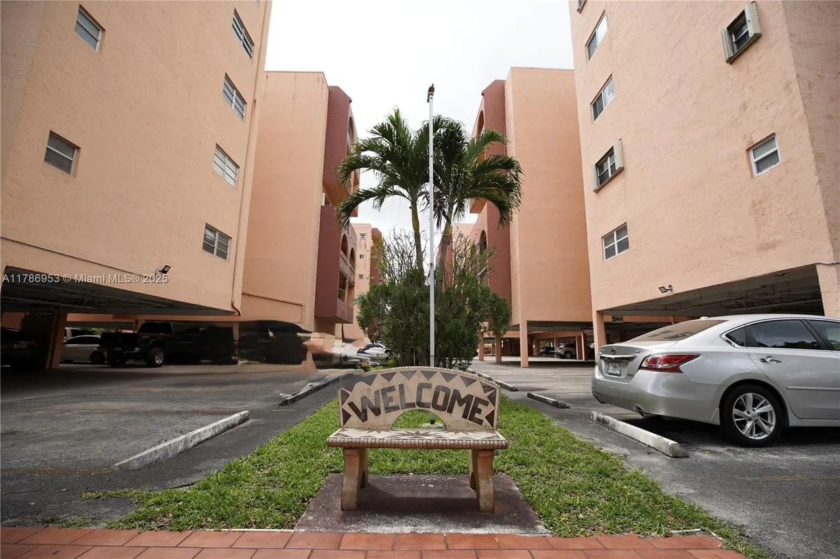 South Florida Real Estate | View 440 E 23rd St, 1314 | 3 Beds, 2 Baths