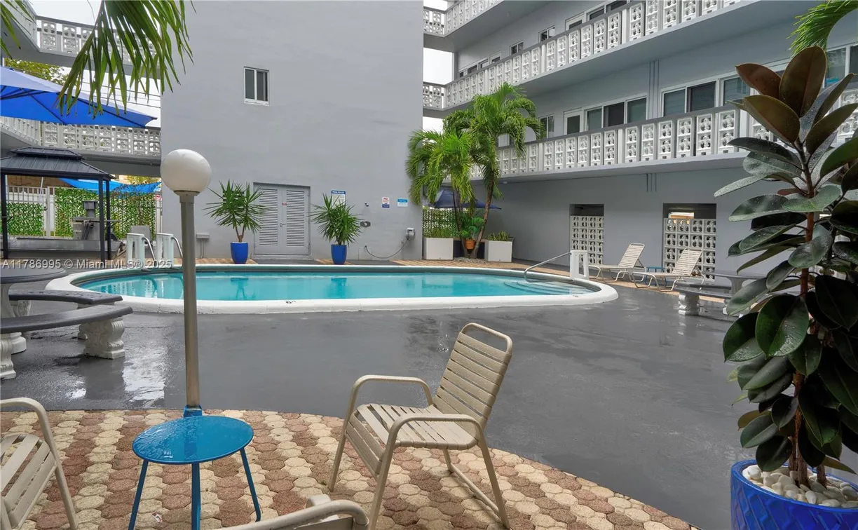 South Florida Real Estate | View 1818 Rodman St, 2E | Listing