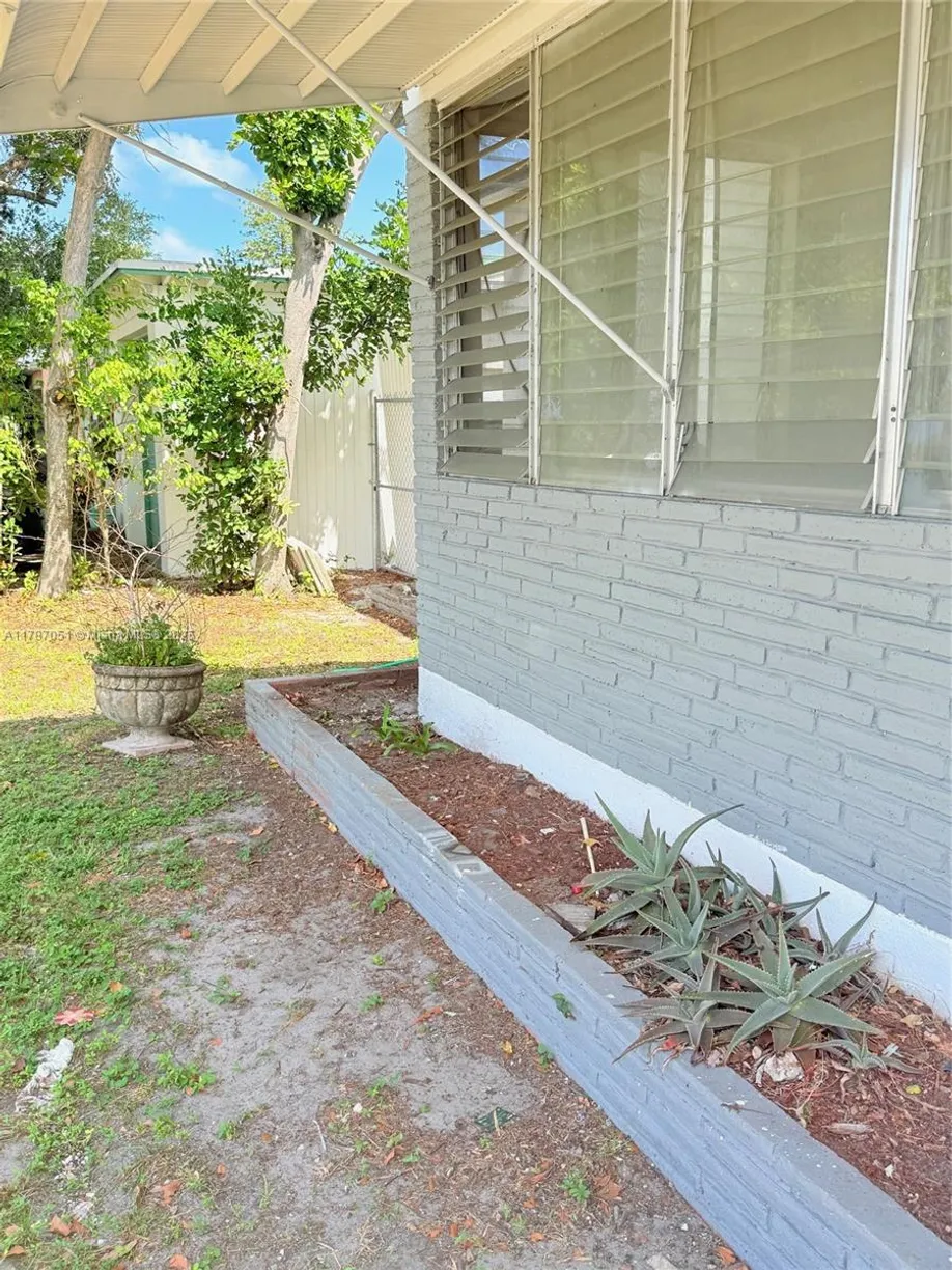 South Florida Real Estate | View 2318 Taft St, A | Listing