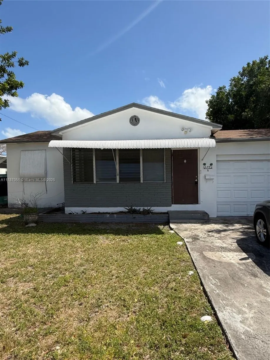 South Florida Real Estate | View 2318 Taft St, A | 3 Beds, 1 Bath