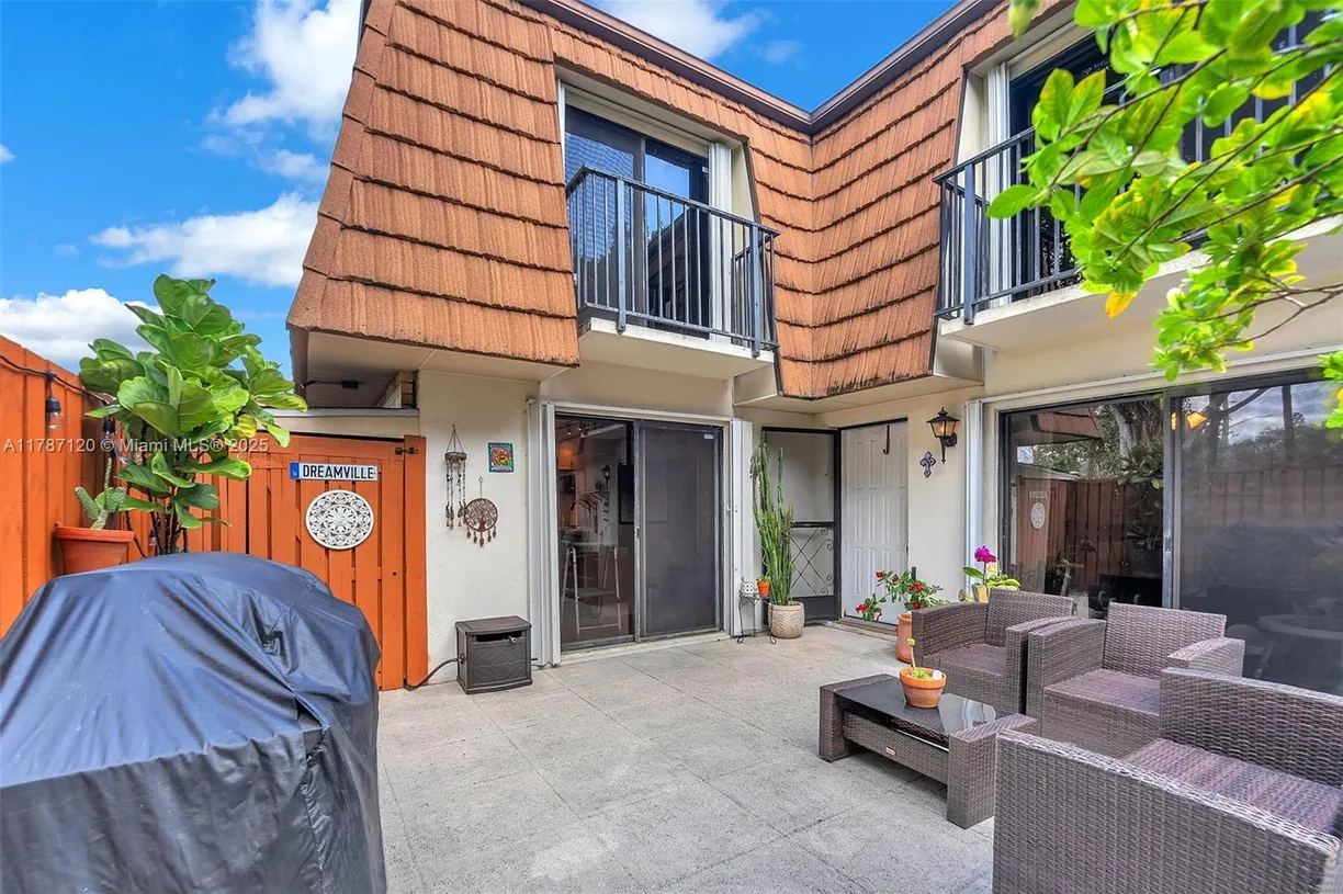 South Florida Real Estate | View 9153 SW 23rd St, D | Listing