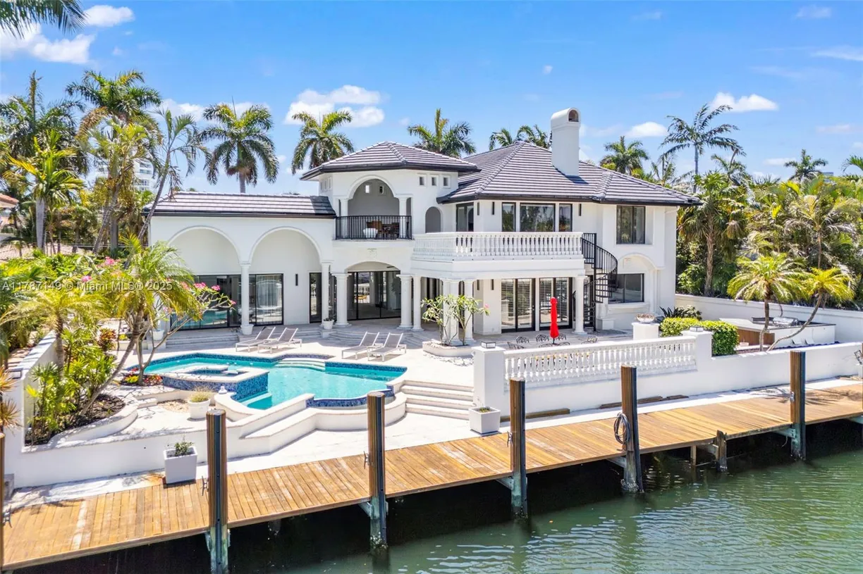 South Florida Real Estate | View 2561 Lucille Dr | Listing
