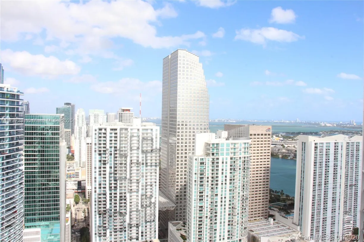South Florida Real Estate | View 475 Brickell Ave, 5012 | 1 Bed, 1 Bath