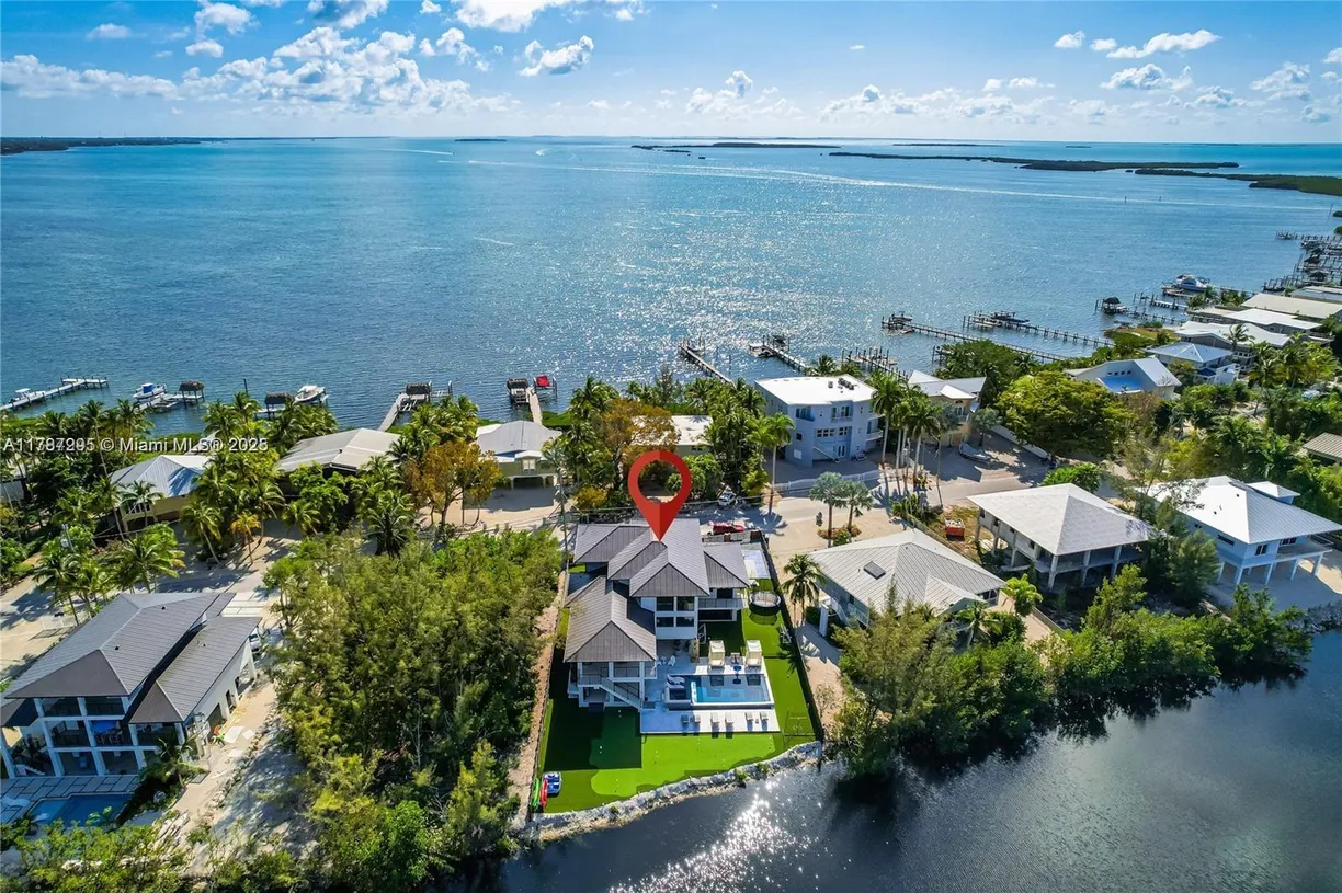 South Florida Real Estate | View 32 N Bounty Ln | Listing