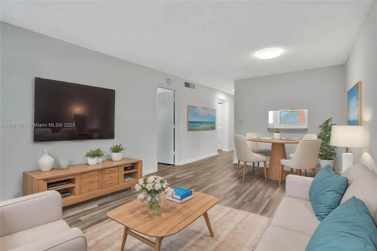 South Florida Real Estate | View 8400 Lagos De Campo Blvd, 212 | 1 Bed, 1 Bath