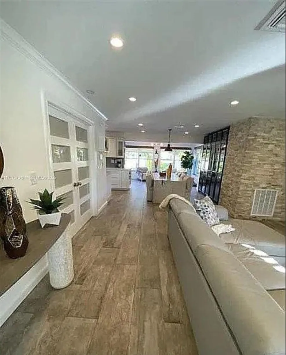South Florida Real Estate | View 1614 SE 10th Ave | Listing