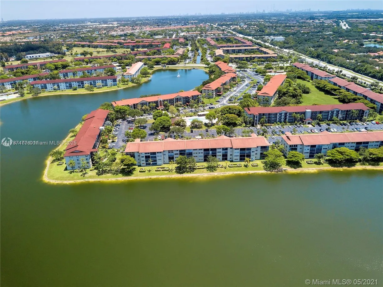 South Florida Real Estate | View 550 SW 137th Ave, 208L | 2 Beds, 2 Baths