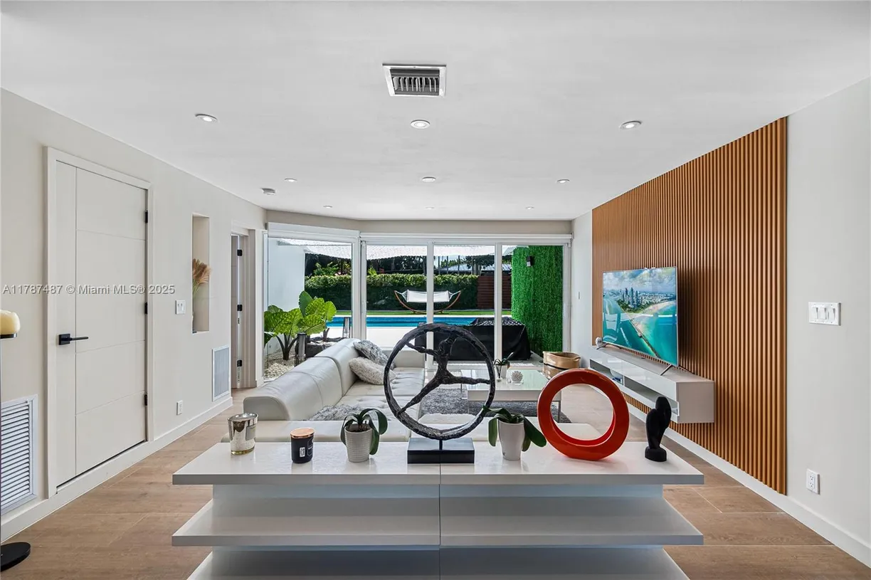 South Florida Real Estate | View 10658 NE 11th Ave | Listing