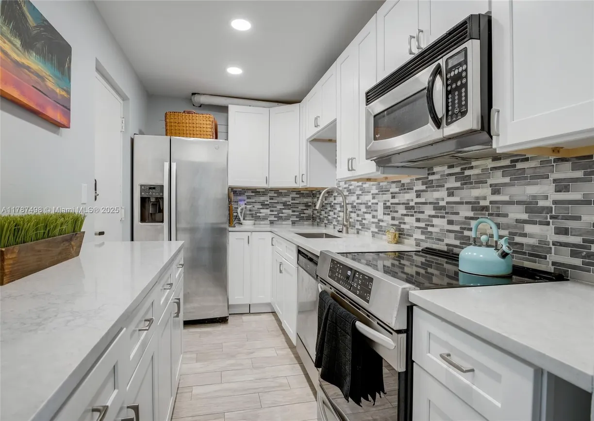 South Florida Real Estate | View 1500 Presidential Way, 505 | 2 Beds, 2 Baths