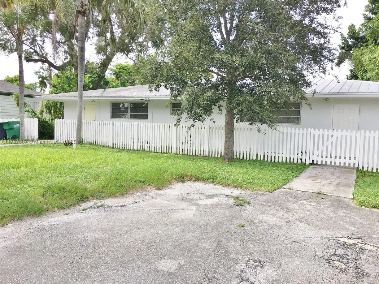 South Florida Real Estate | View 5831 SW 62nd St, west | 3 Beds, 3 Baths