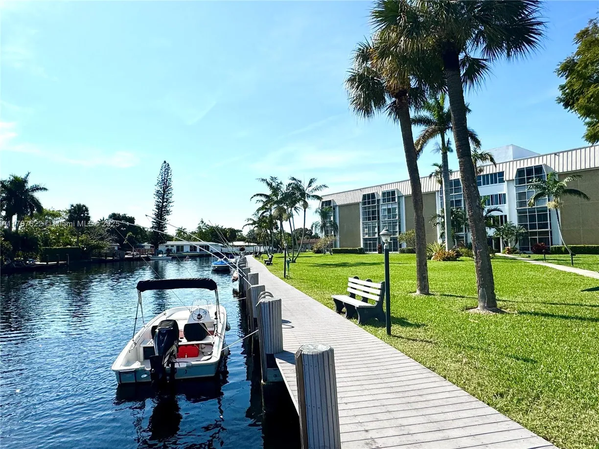 South Florida Real Estate | View 2970 NE 16th Ave, B-210 | 1 Bed, 1 Bath