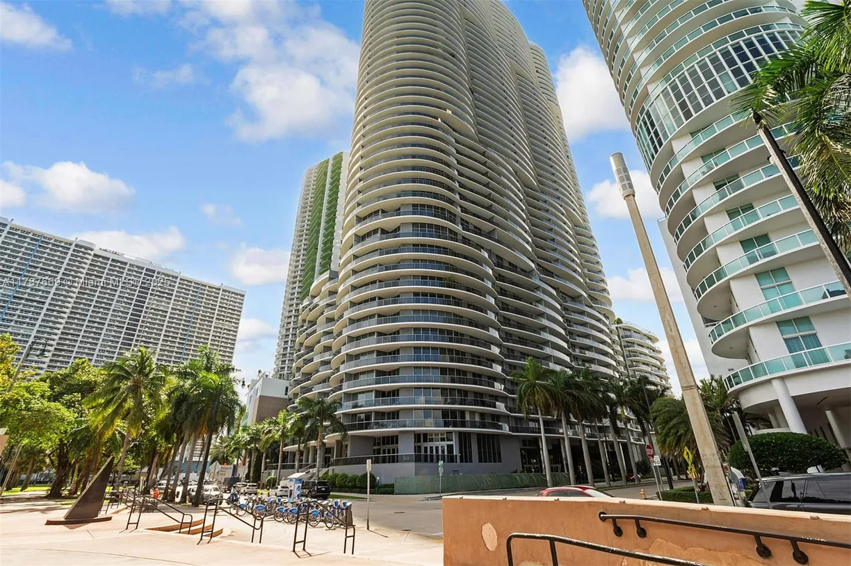 South Florida Real Estate | View 488 NE 18th St, 3903 | 1 Bed, 1 Bath