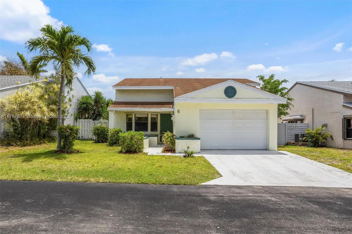 South Florida Real Estate | View 6 Verwood Way | 2 Beds, 2 Baths