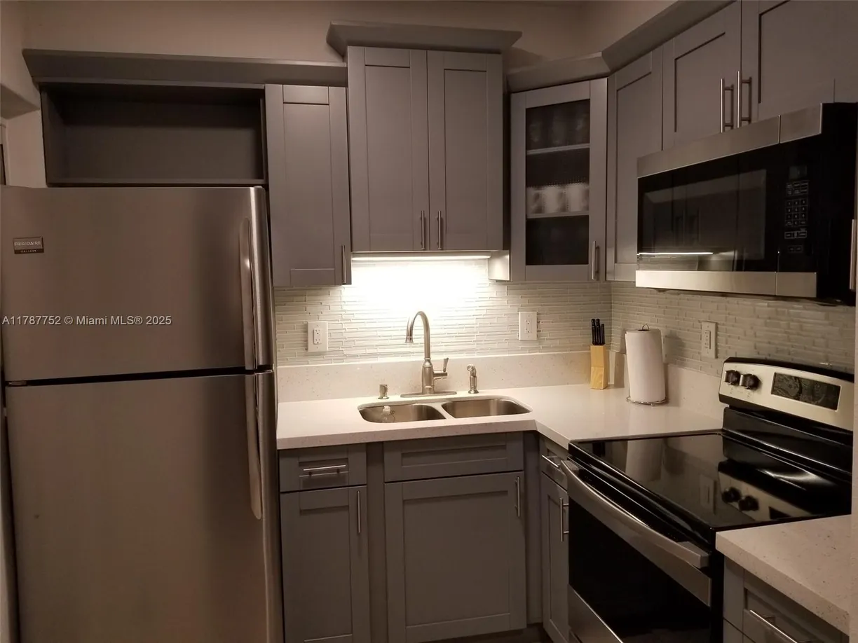 South Florida Real Estate | View 2015 Funston St, XX | 2 Beds, 1 Bath