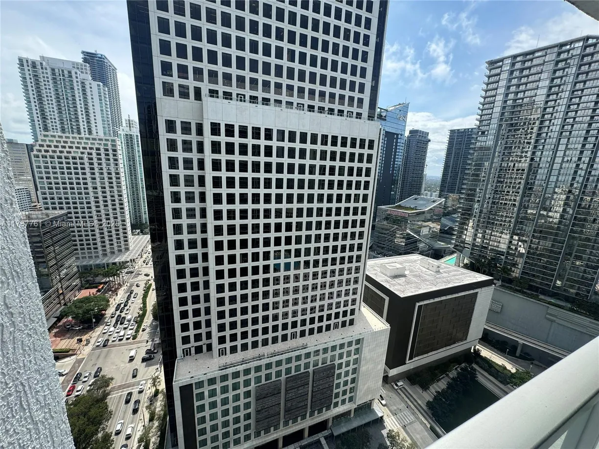 South Florida Real Estate | View 500 Brickell Ave, 3204 | Listing