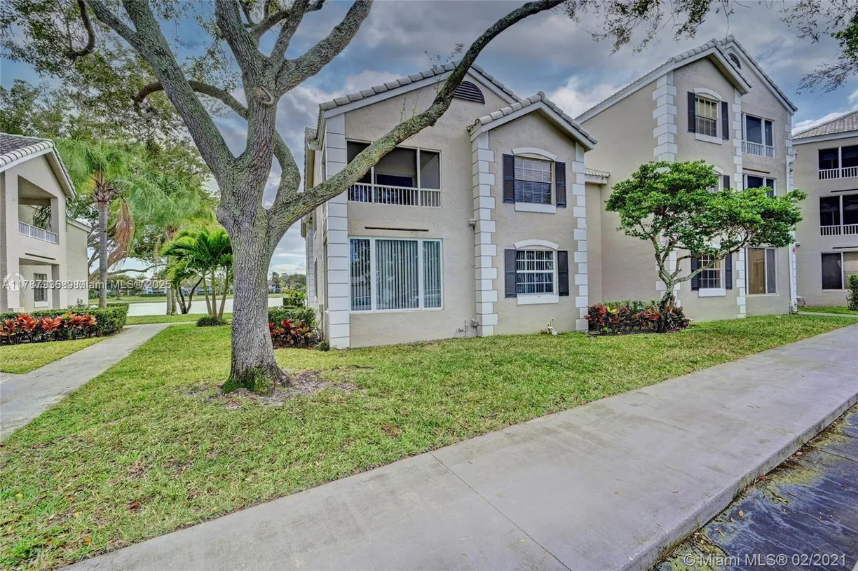 South Florida Real Estate | View 2850 N Oakland Forest Dr, 202 | 2 Beds, 2 Baths