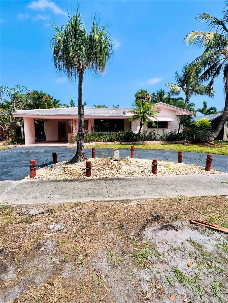 South Florida Real Estate | View 410 SE 4th Ave | 2 Beds, 2 Baths