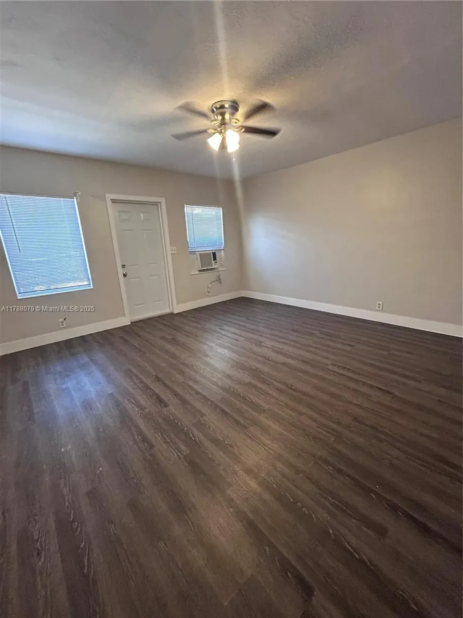 South Florida Real Estate | View 2342 N Federal Hwy, 5 | 1 Bath