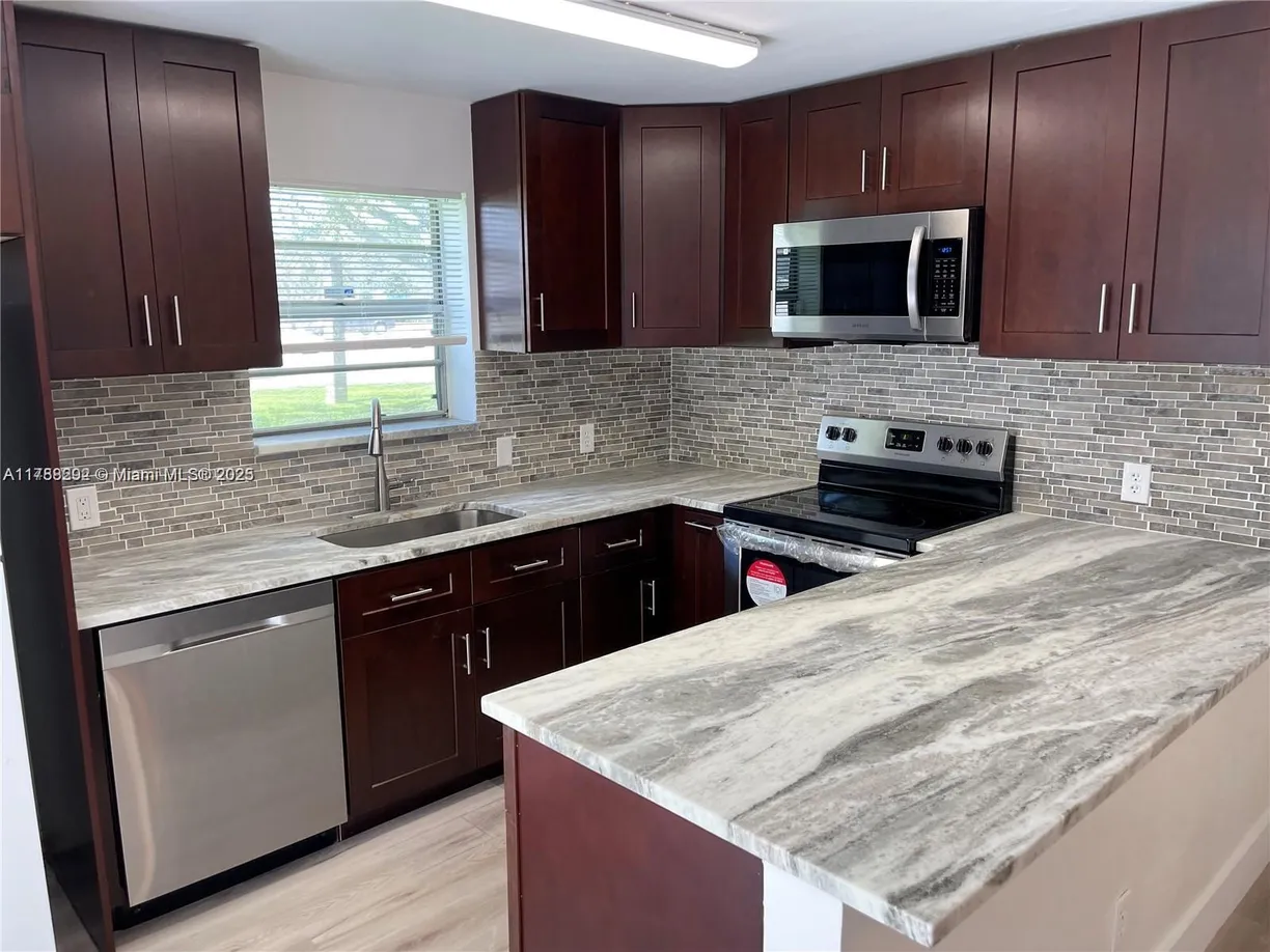 South Florida Real Estate | View 2806 S University Dr, 04 | 2 Beds, 2 Baths