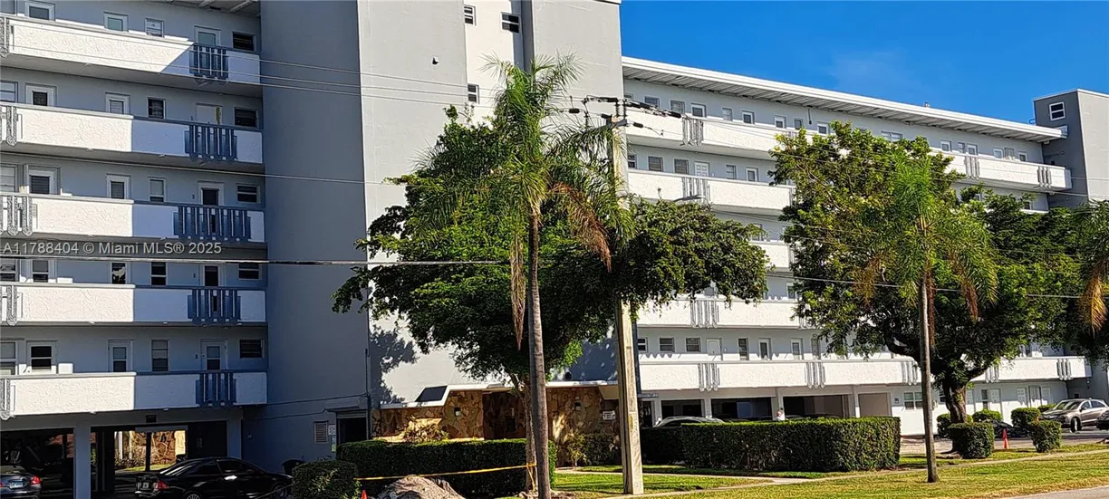 South Florida Real Estate | View 1425 Atlantic Shores Blvd, 606 | 1 Bed, 1 Bath