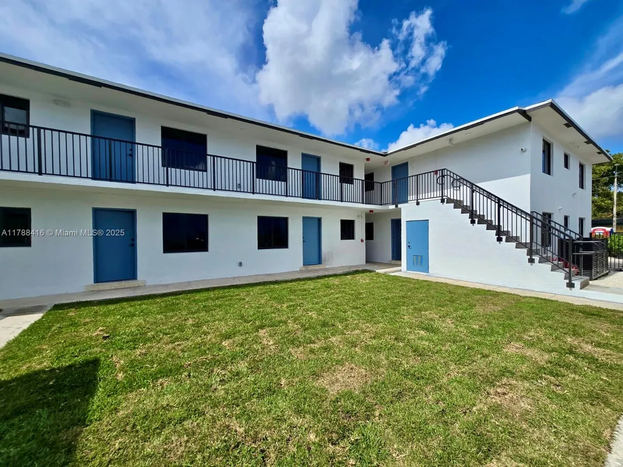 South Florida Real Estate | View 180 NE 57th St, 4 | 1 Bed, 1 Bath
