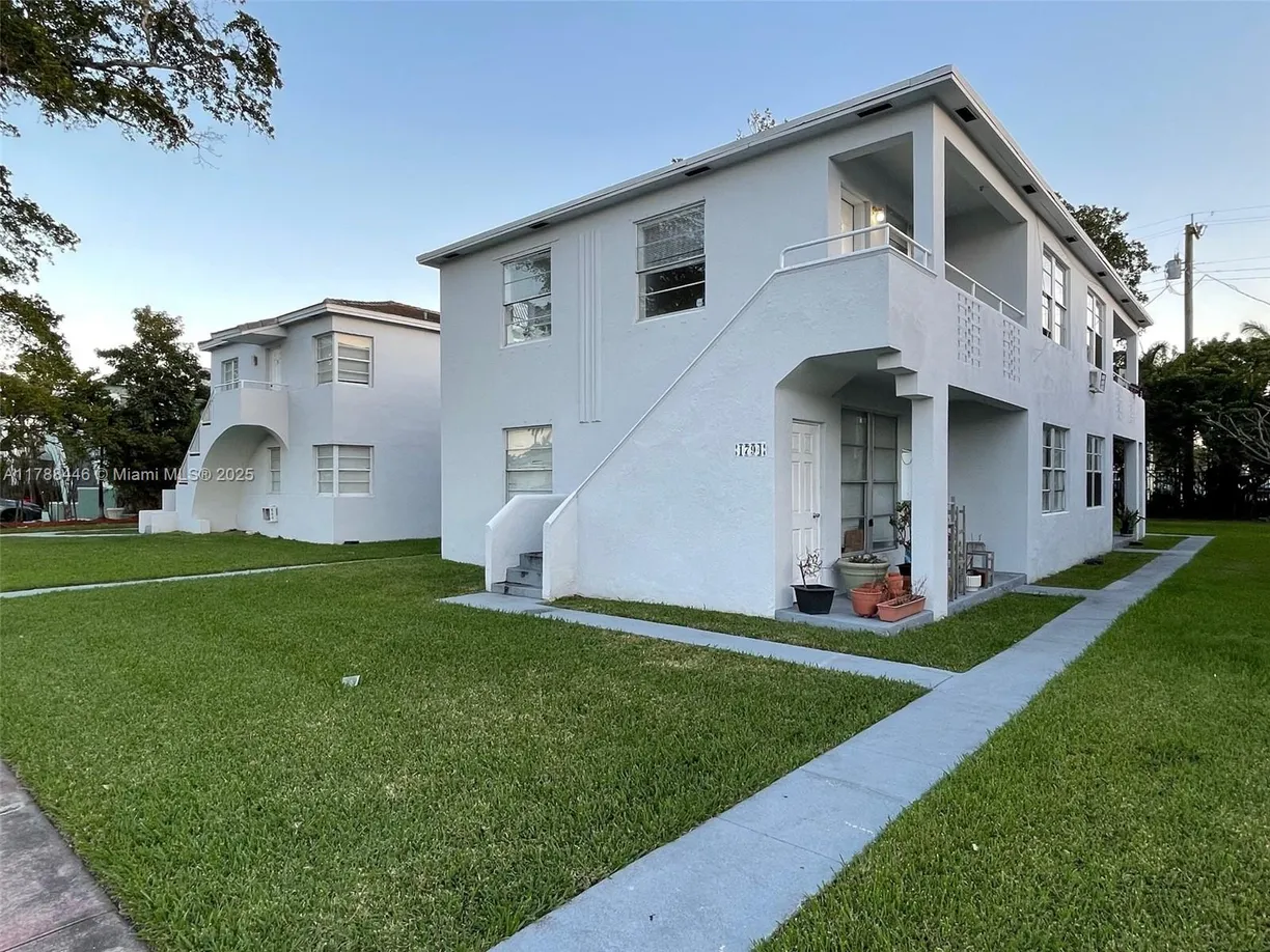 South Florida Real Estate | View 1784 Normandy Dr, 4 | 1 Bed, 1 Bath