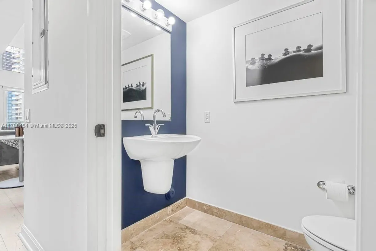 South Florida Real Estate | View 41 SE 5th St, 1906 | 1 Bed, 1 Bath