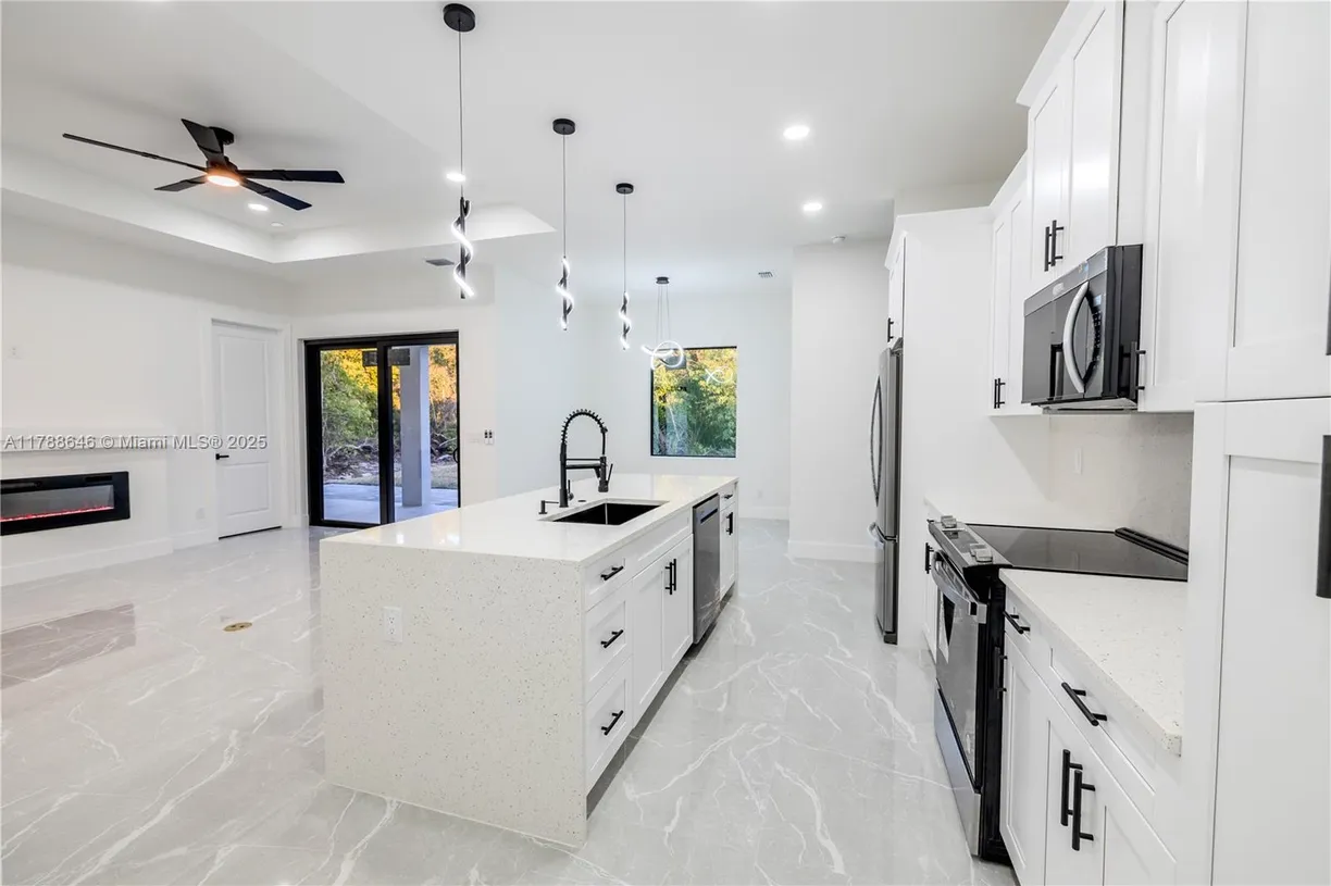 South Florida Real Estate | View 154 NE 4th ST | Listing
