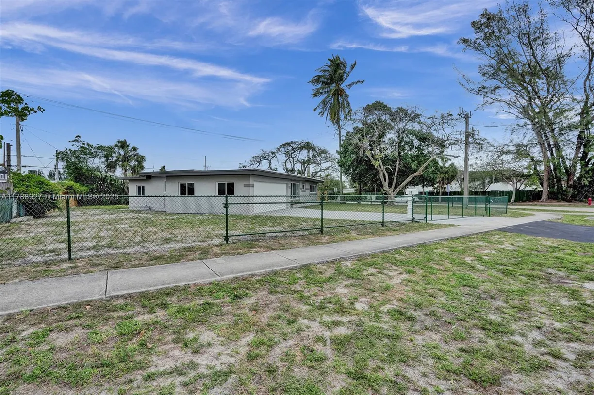 South Florida Real Estate | View 31 Florida Ave | Listing
