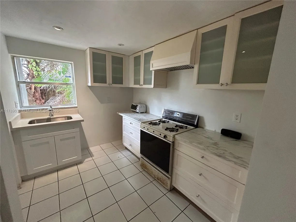 South Florida Real Estate | View  | Listing