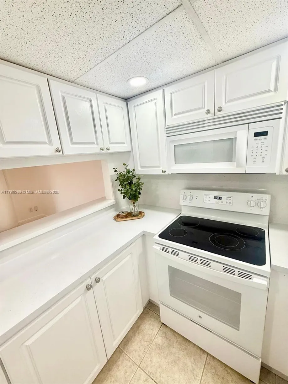 South Florida Real Estate | View 984 W 40th St, 2 | 3 Beds, 3 Baths