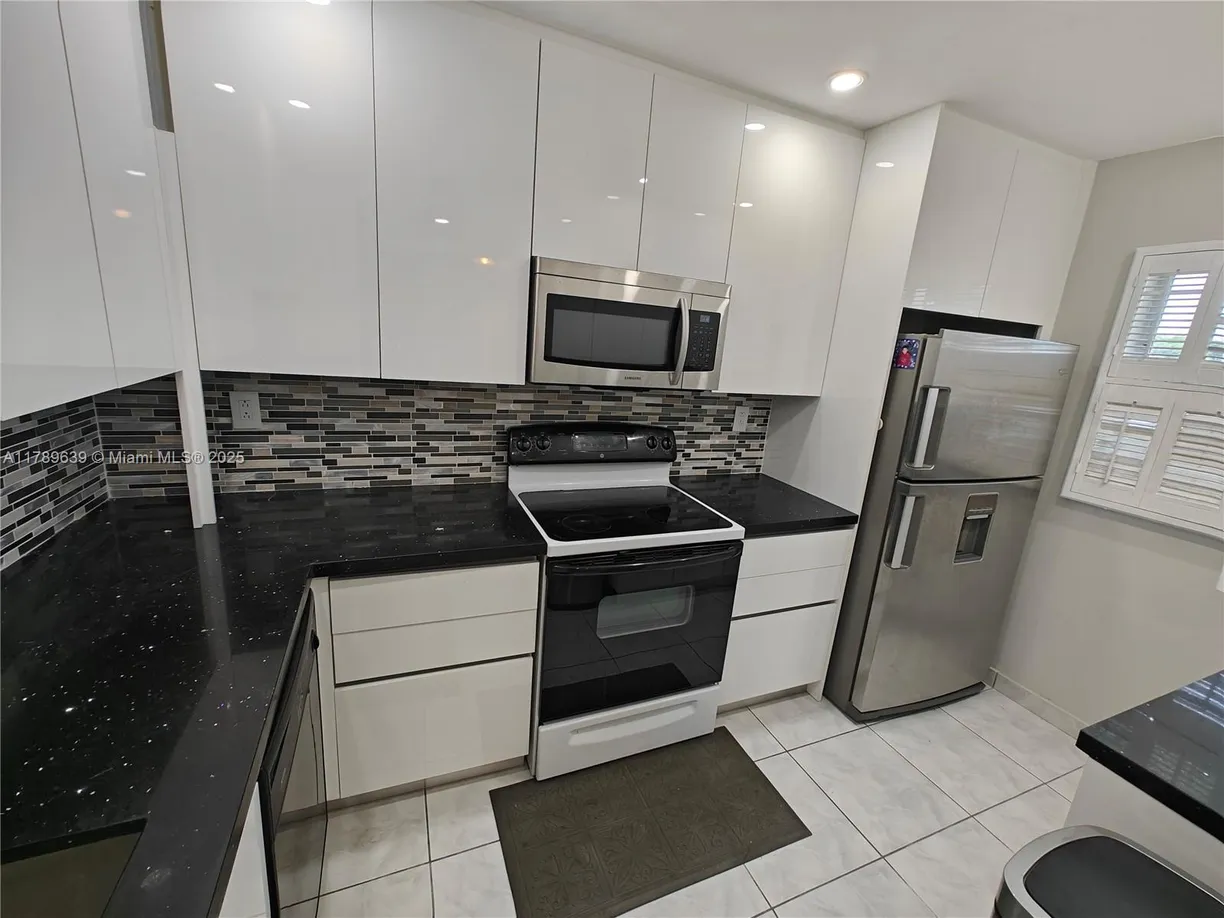 South Florida Real Estate | View 801 S Federal Hwy, 102 | Listing