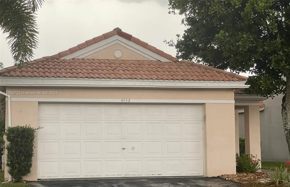 South Florida Real Estate | View 4432 Dogwood Cir, 4432 | 3 Beds, 2 Baths