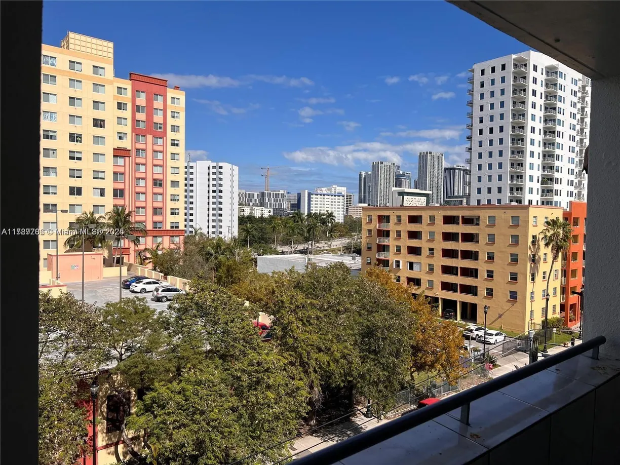South Florida Real Estate | View 546 SW 1st St, 611 | 1 Bed, 1 Bath