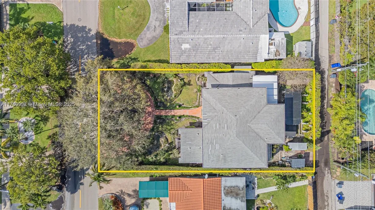 South Florida Real Estate | View 1111 Washington St | Listing