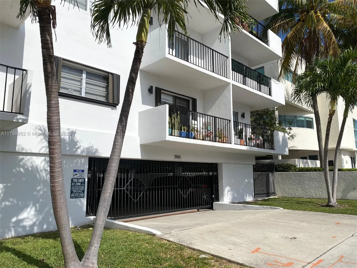South Florida Real Estate | View  | 2 Beds, 2 Baths