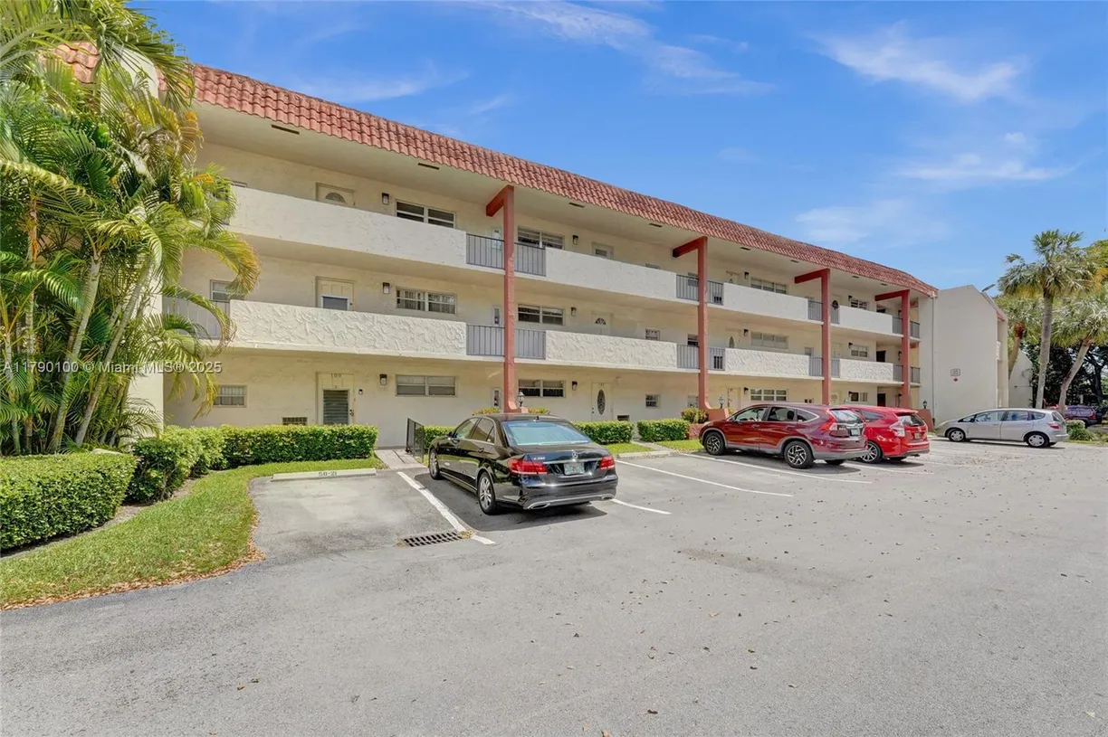 South Florida Real Estate | View 830 S Hollybrook Dr, 310 | Listing