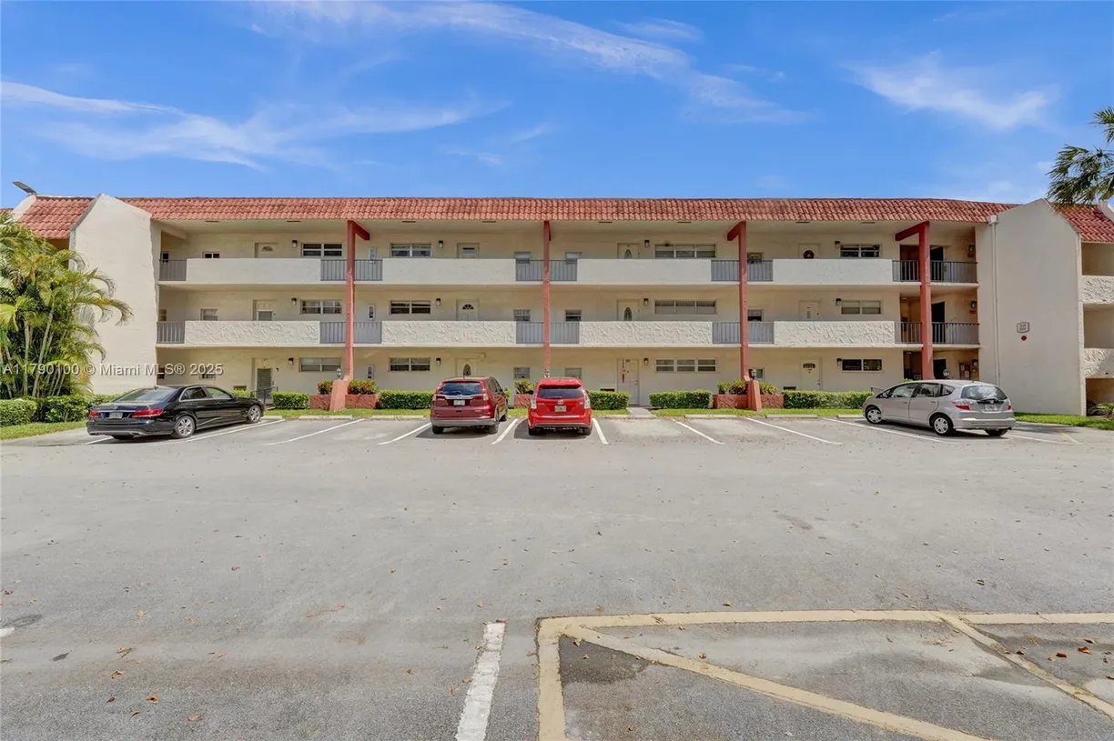 South Florida Real Estate | View 830 S Hollybrook Dr, 310 | 2 Beds, 2 Baths