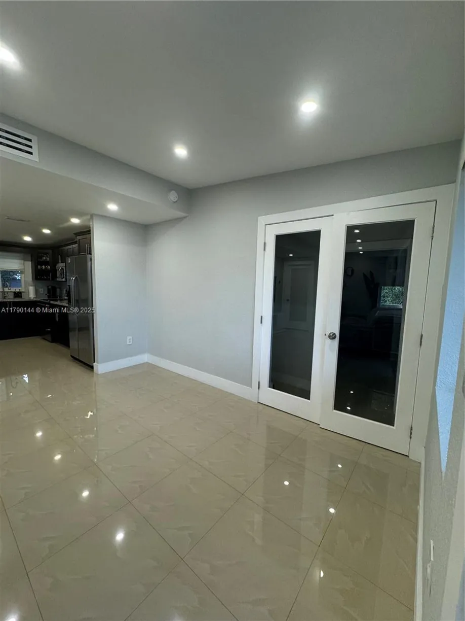 South Florida Real Estate | View 4630 SW 99th Ave | Listing