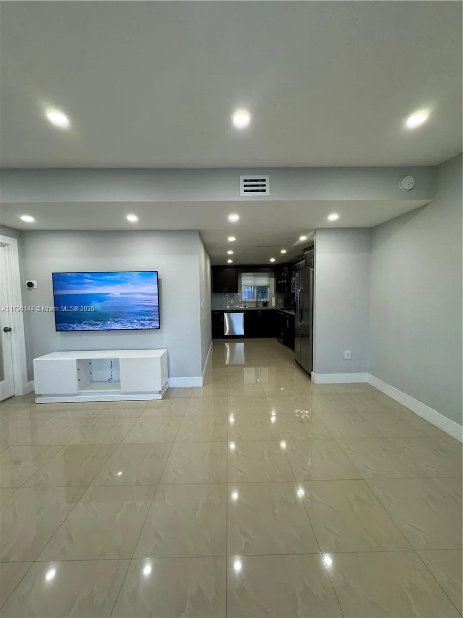 South Florida Real Estate | View 4630 SW 99th Ave | Listing