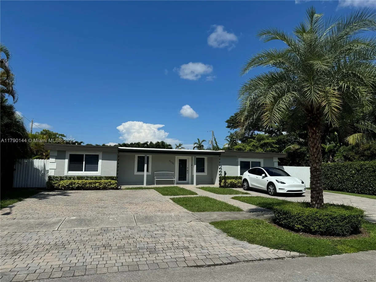 South Florida Real Estate | View 4630 SW 99th Ave | 3 Beds, 2 Baths